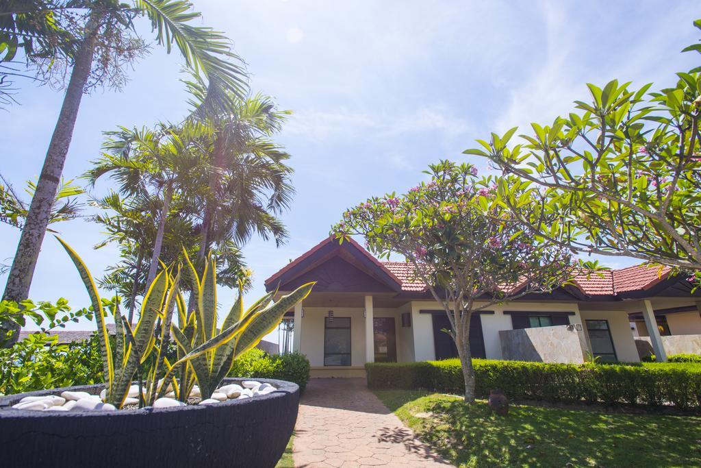 קוטה קינבלו Sabah Beach Villas & Suites מראה חיצוני תמונה
